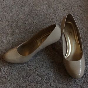 Nude heels w/ memory foam insole